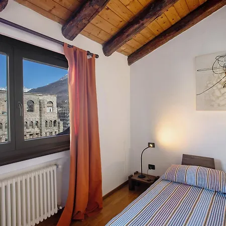 Apartment Attico Vista Anfiteatro Aosta